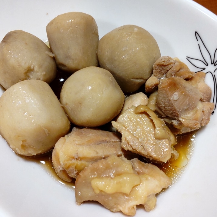 里芋と鶏もも肉の煮物